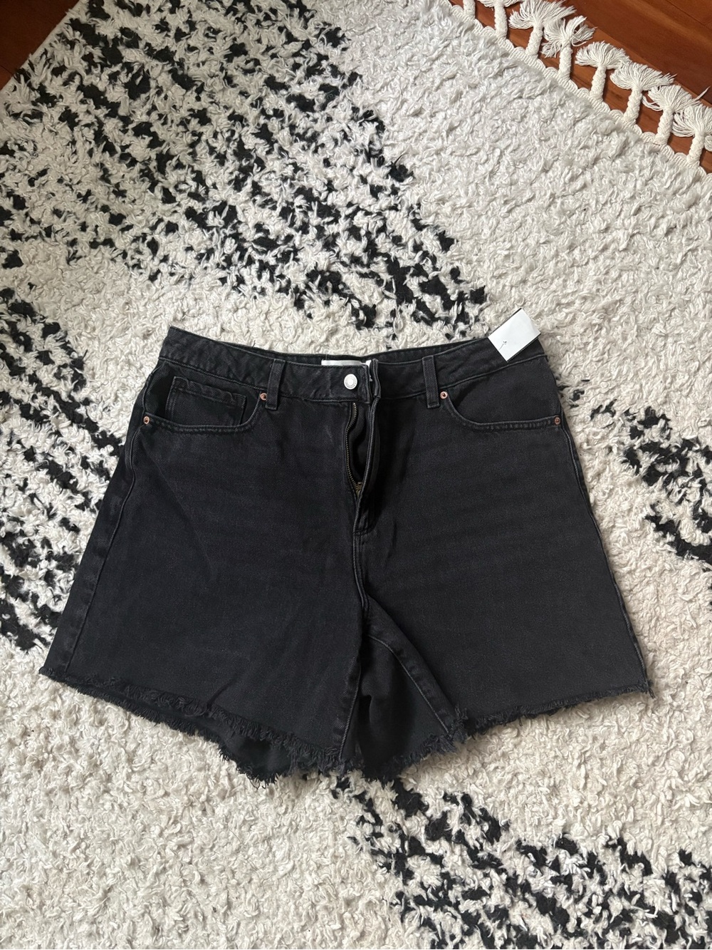 Dynamite Heidi Black High-Rise Denim Shorts